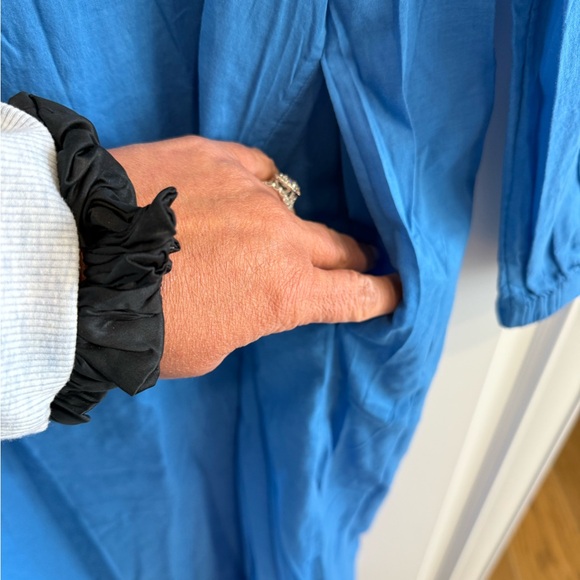 Elegant Blue Women's Dress - Picture 4 of 9